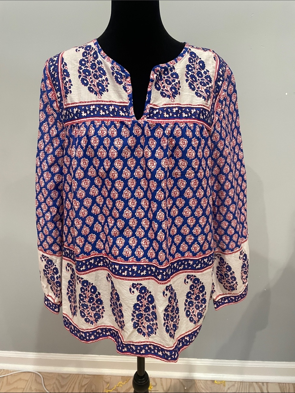 Printed Split-Neck blouse - Blue- red j. Crew size 6 like new